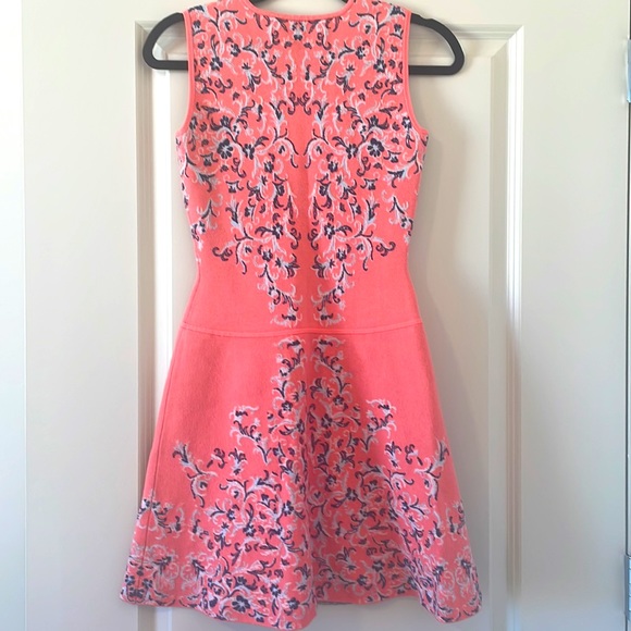 Gorgeous BCBG colorful Dress - Picture 4 of 4